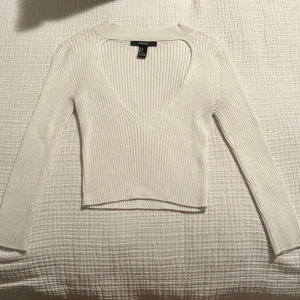 White cutout 3/4 sleeve ribbed crop top